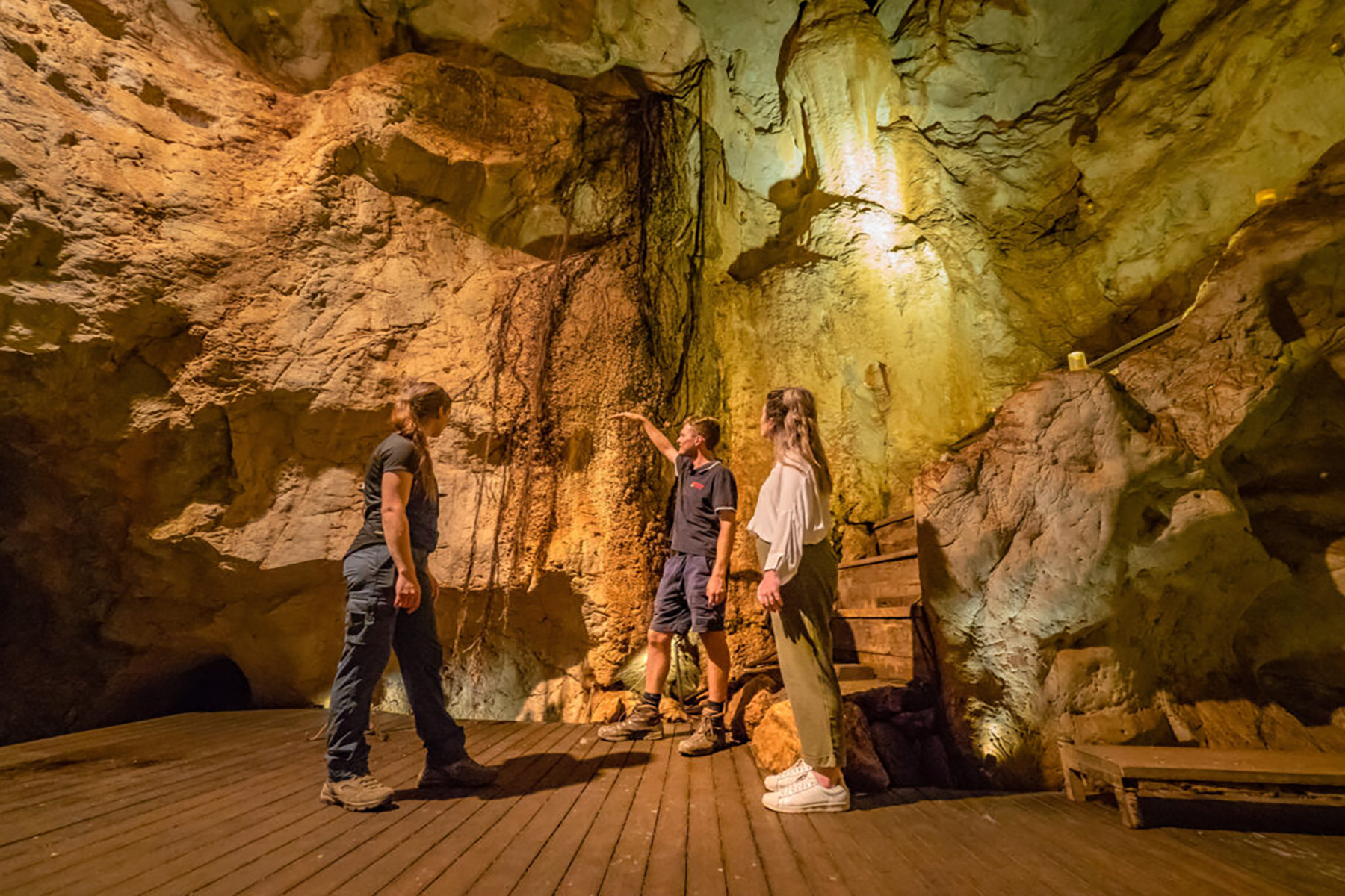 Capricorn caves tour