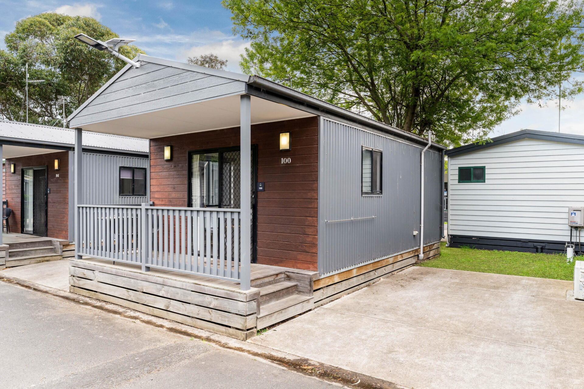 Exterior of one bedroom cabin deluxe | Tasman Holiday Parks Geelong
