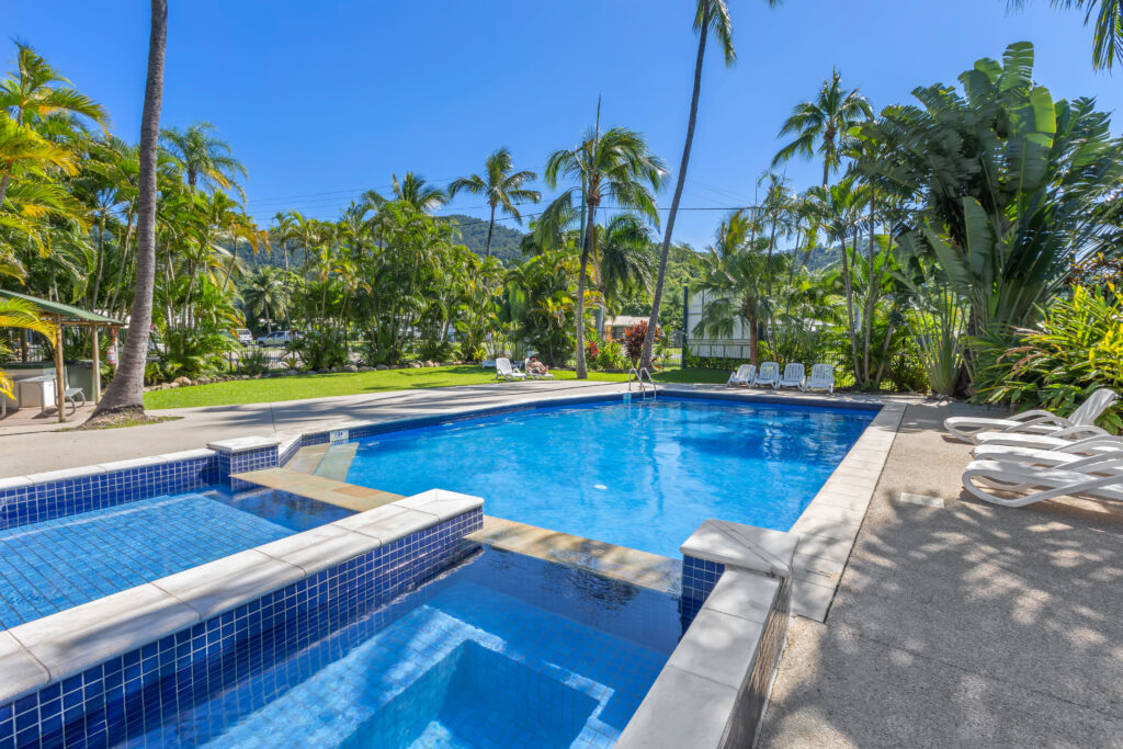 Resort-Style Swimming Pool | Tasman Holiday Parks - Airlie Beach