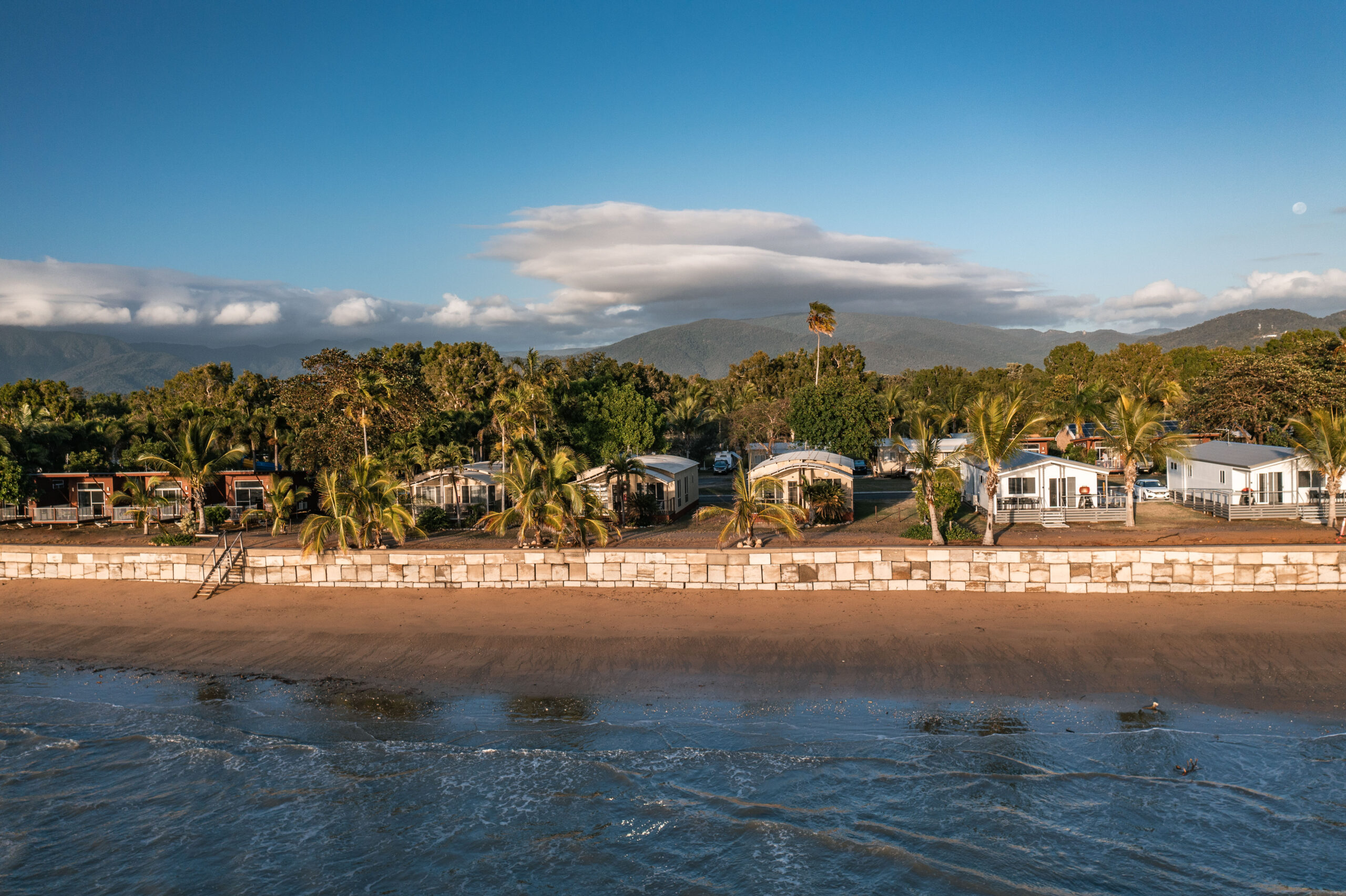 Tasman Holiday Parks Rollingstone - waterfront
