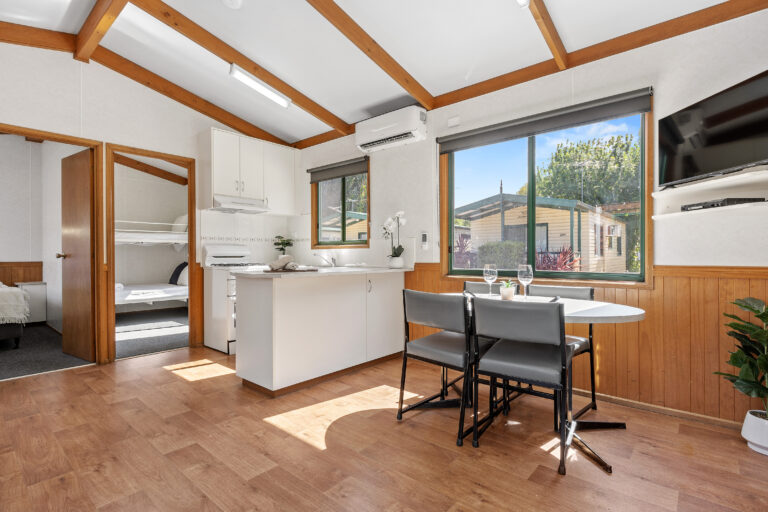 THP_Geelong_Standard_Cabin_Sleeps_5-14